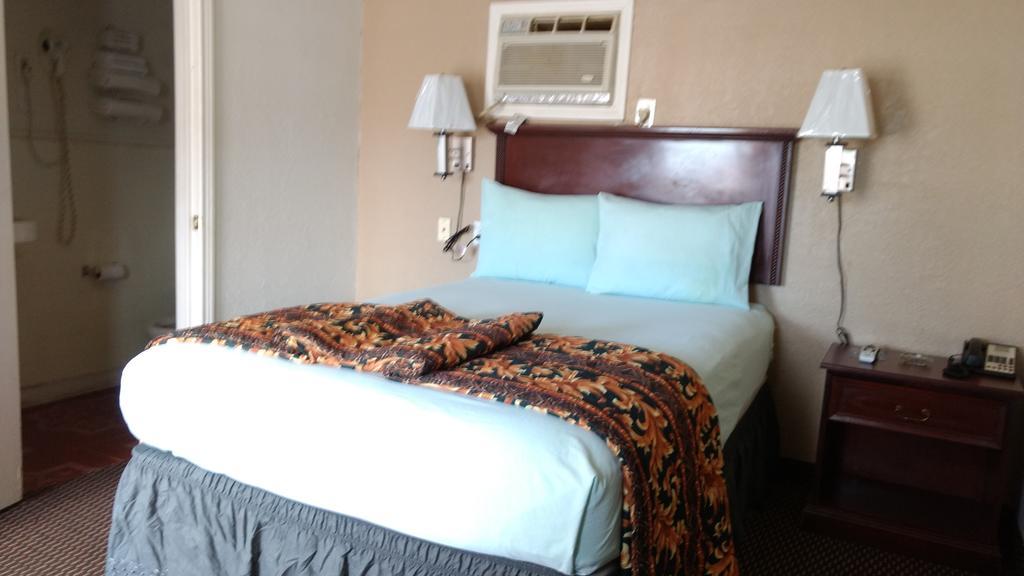 Budget Inn Hamilton Екстер'єр фото